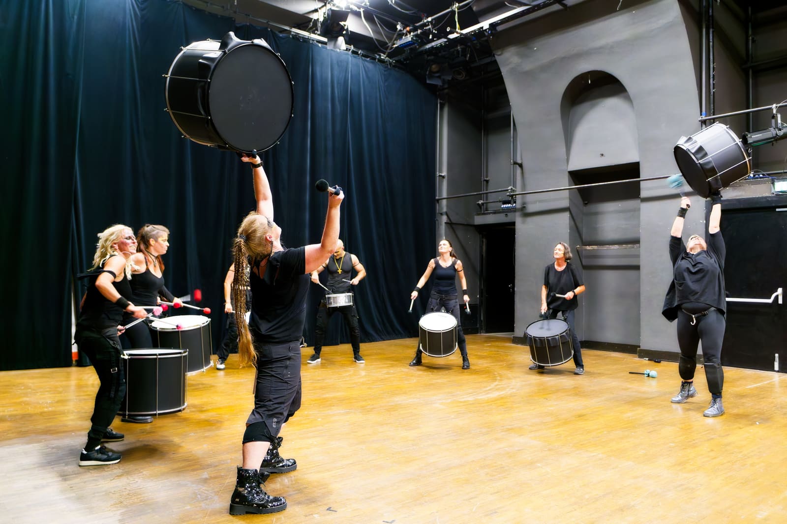 August 2025; Premiere im Dschungel Wien, Museumsquartier